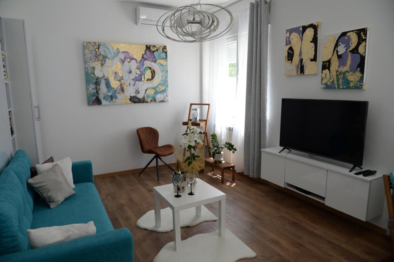 Apartment Krins Újvidék Kültér fotó